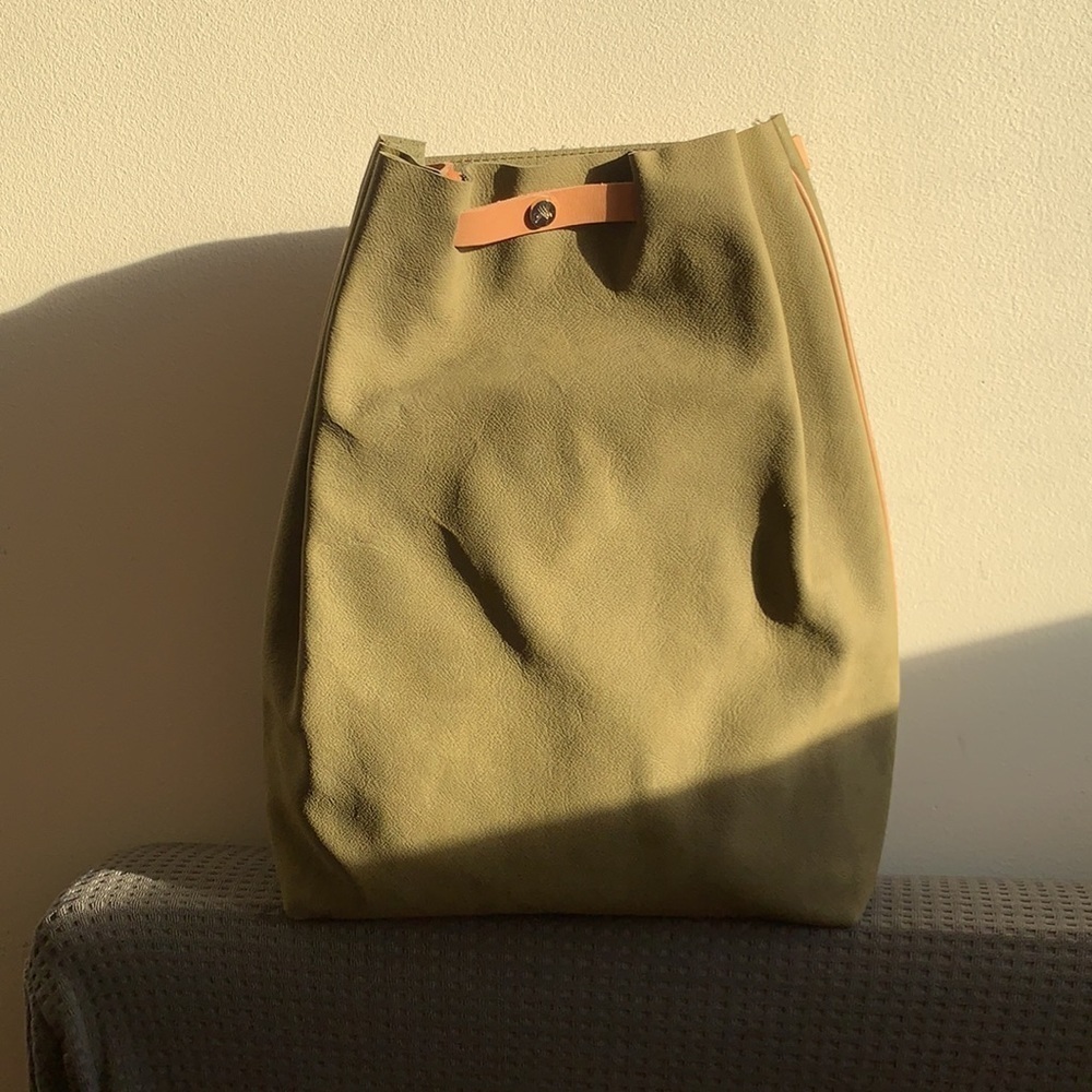 Green Nubuck suede leather backpack - Picture 9 of 17